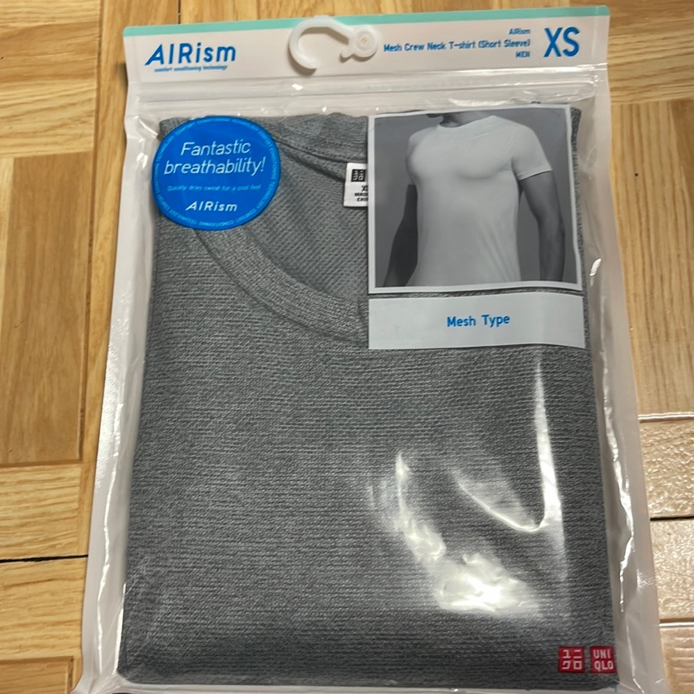 Uniqlo airism mesh crew neck t shirt